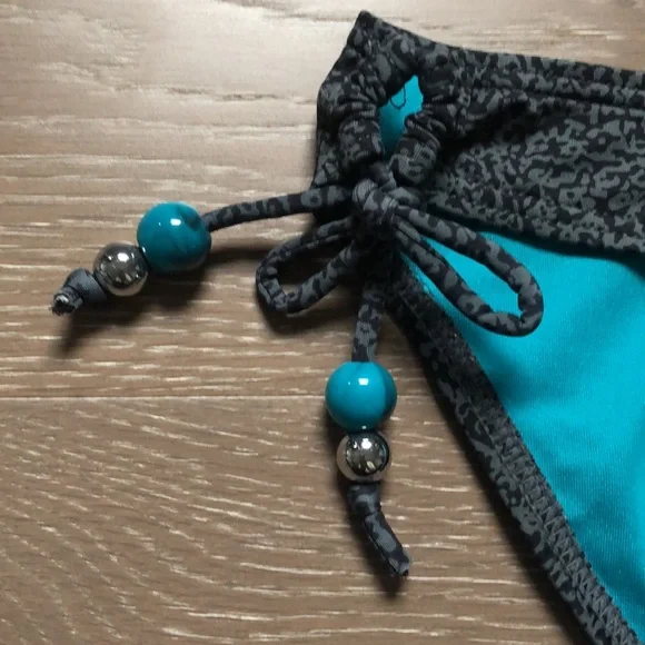 Bikini Size small - Picture 2 of 5